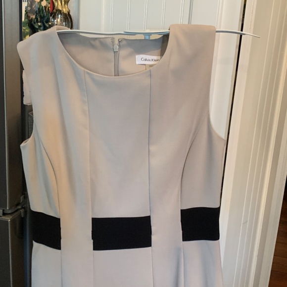 Calvin Klein fully lined‎ fit and flare dress. Worn once. Excellent condition - Picture 4 of 5